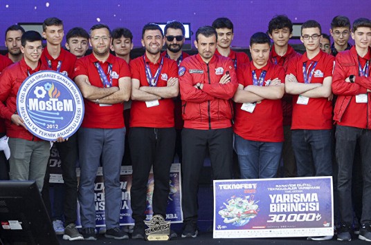 Dünyanın en büyük organizasyonu olarak tarihe geçti: TEKNOFEST'e 1 milyon yarışmacı 2,5 milyonu aşan ziyaretçi katıldı